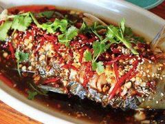 招牌蒜爆鱼-宏大运餐厅(传媒大学店)