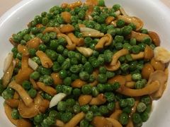 滑子菇烩鲜豌豆-鑫巴蜀(和平里店)