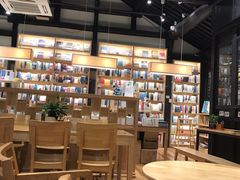 -猫的天空之城概念书店(杭州南宋御街店)