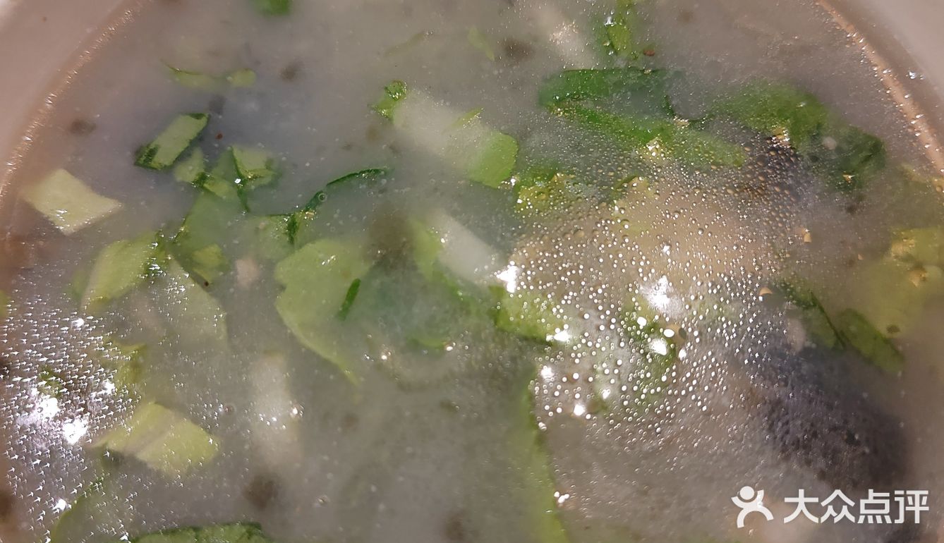 水水的，以前都是比较稠的，第一次点肉夹馍，怎么说呢