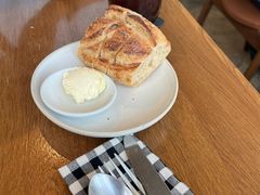 -ROAST coffee & eatery