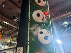 -嗨翻Hi-Fun竞技主题乐园·蹦床亲子生日轰趴(国光1937店)