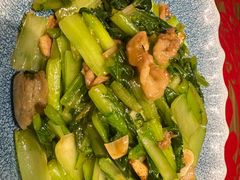 小白菜-鱼满舱.地标海鲜.正宗鲁菜(金沙滩店)