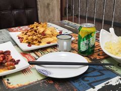 -扒虾小妹儿麻辣海鲜(宏图街店)