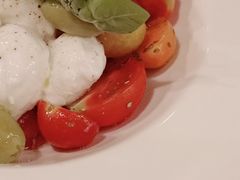 番茄水牛奶醋色拉-La Tavernetta(Bar à Vin)(乌鲁木齐路店)