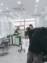 -镁连社·美联社
