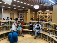 -漕河泾街道图书馆(漕河泾社区文化活动中心店)