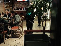 大堂-何师烧烤Pro ·江湖川菜·小龙虾·精酿(太古里旗舰店)