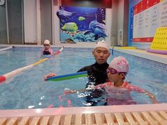 -小蓝鲸游泳培训基地(积水潭店)