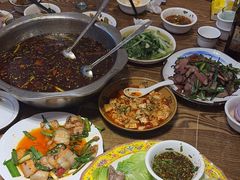 -乡土特色.冷锅鱼.牦牛肉汤锅