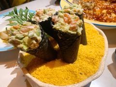 三文鱼牛油果手卷-荟廷·晶萃(陆家嘴尚悦湾店)