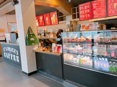 -星巴克(西藏路店)