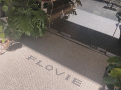 -FLOVIE FLORIST CAFE