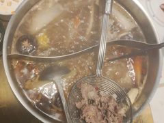 -左庭右院鲜牛肉火锅(金山万达店)