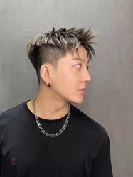-一家只做男发烫染的店