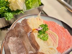 -左庭右院鲜牛肉火锅(金山万达店)