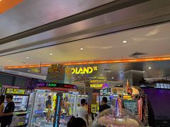 -反斗乐园π·电玩·高空拓展·蹦床(龙华天虹店)