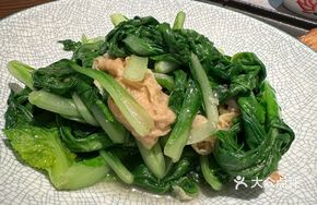 Fried Tofu Skin with Chicken Greens