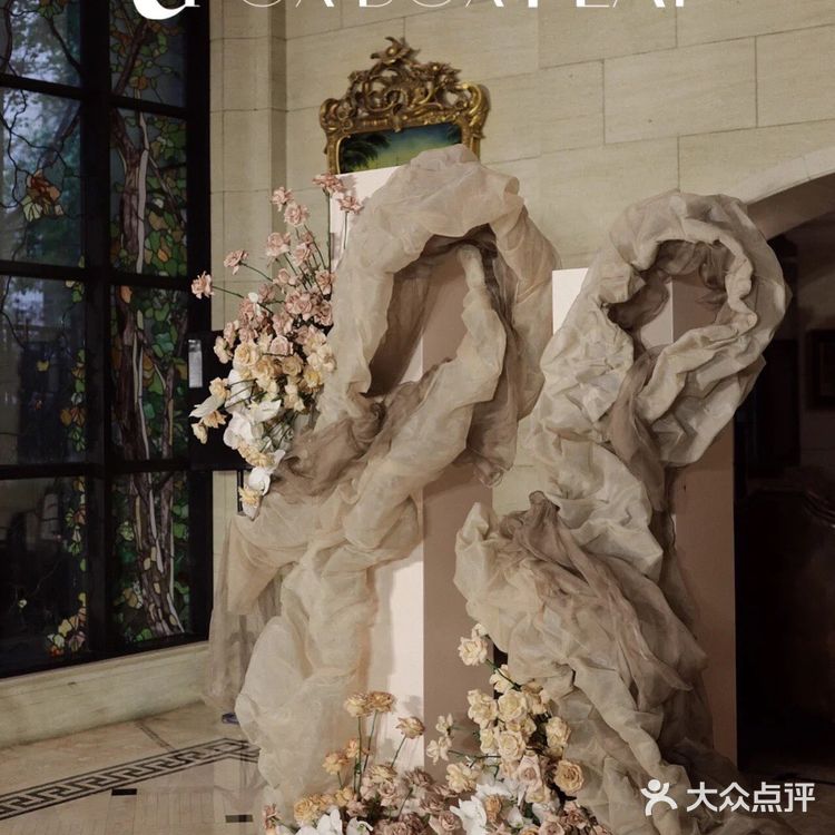 传统婚礼和现代婚礼