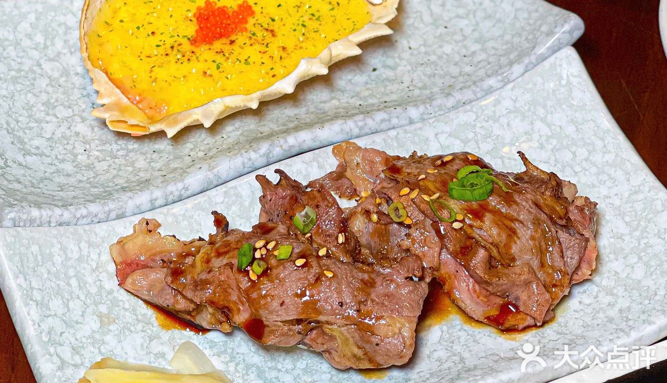 瞬间被治愈！寿喜锅、豪华鹅肝手握，每次都吃到光盘