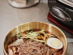 朝鲜冷面-围炉肉舍•炭烤活鳗•丹东海鲜烤肉(步行街店)