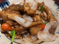 -Cuc Gach Quan Restaurant