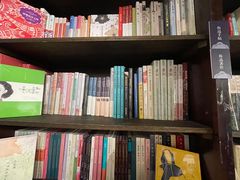 -荒岛书店(黄县路店)