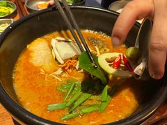 -银米·云南传统过桥米线(双廊黑金冠店)
