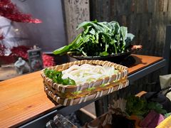 -湊湊火锅·茶憩(南京东路悦荟店)