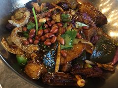 -愉肴麻辣香锅(中山路店)