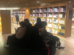 -新华文创·光的空间