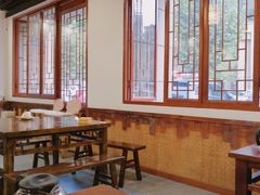-黄桷树曹家私房菜(江与城店)