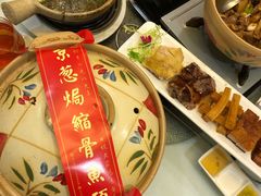 京葱焗锁骨鱼头煲-勝記酒家·37年老字号·经典粤菜(荔枝公园店)