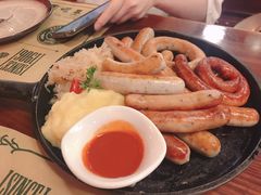 什锦香肠拼盘-马迭尔德式西餐精酿啤酒屋(中央大街店)