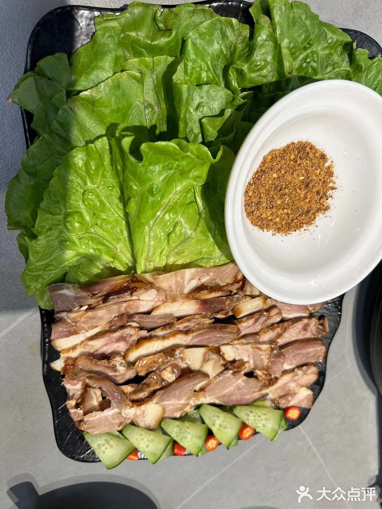 摸愚家的砂锅菜是我们一致认为的一家，毕竟砂锅炖的菜更香