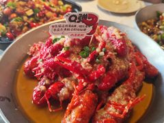 -巴厘龙虾·榜首油焖大虾(音乐学院·沿江酒馆店)