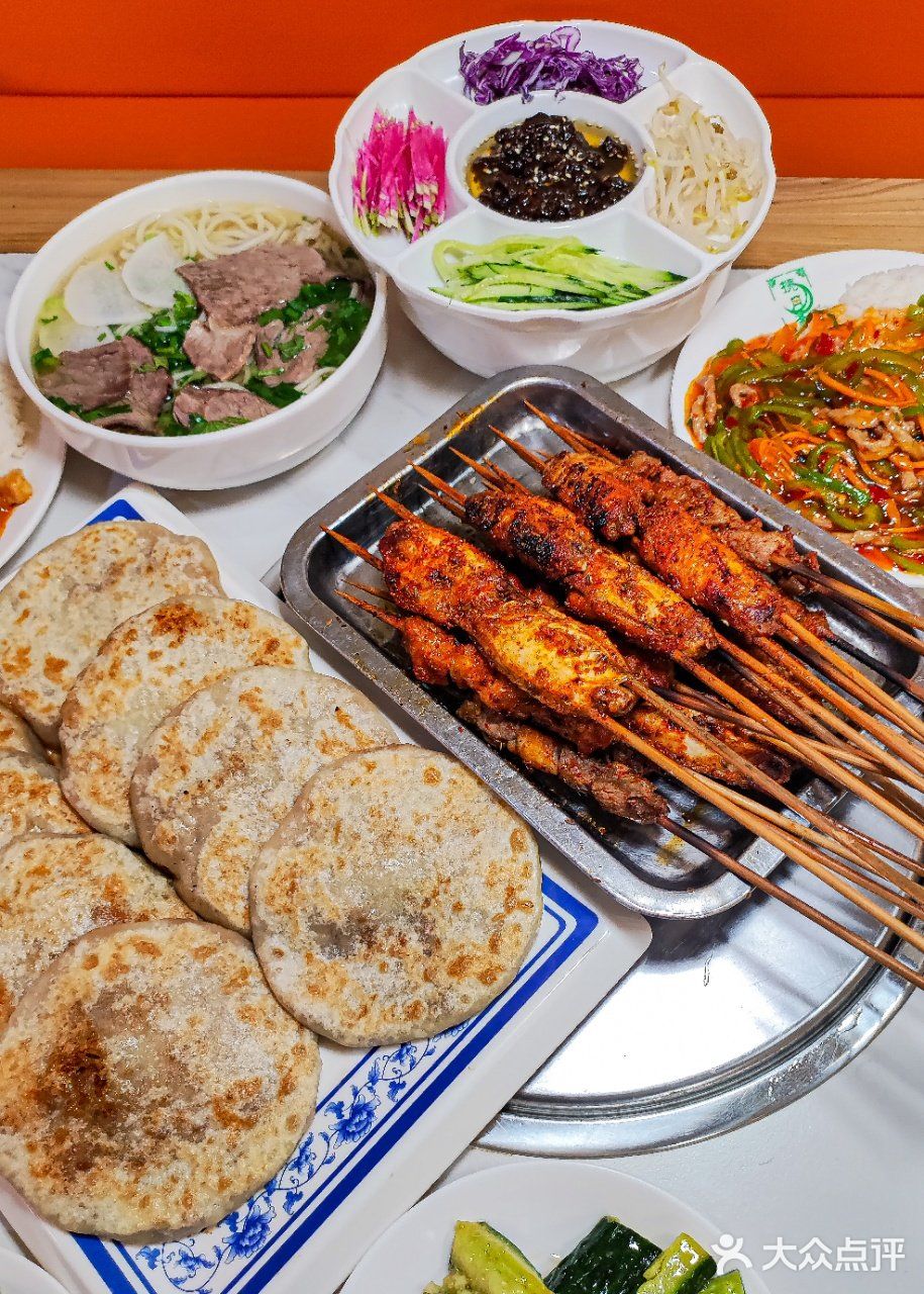涮肉、烤串，在揽月斋都能吃到~