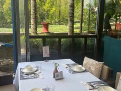 靠窗位-野蔓果·山野菜(西湖景区·龙井茶田店)