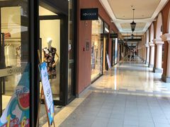 -首创奥特莱斯(西安店)