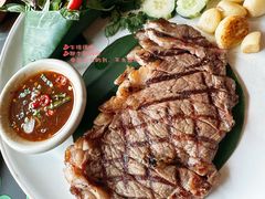 -Chom Cafe and Restaurant