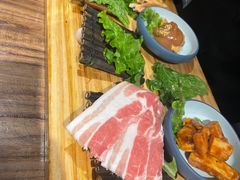 -明洞阿姨·韩式酱蟹烤肉·创意料理(三元桥店)