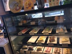 面包甜点陈列柜-麦当劳(南京水西门大街店)