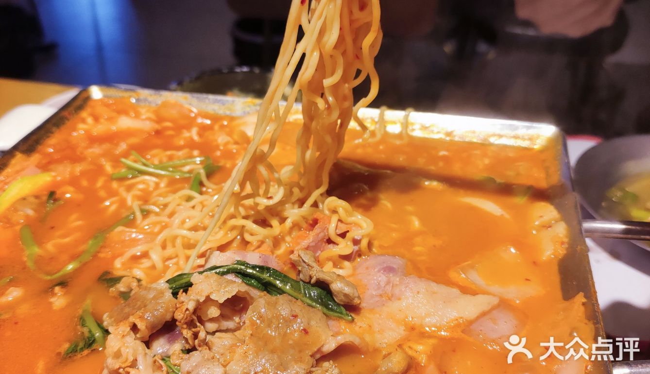西湖边的一家韩料好店