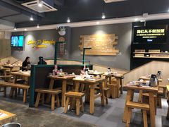 大堂-木屋烧烤(岗顶二店)