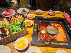 -老牌坊云南鱼豆花火锅(爱建店)
