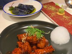 红酒泡沫牛仔粒-荟廷·晶萃(陆家嘴尚悦湾店)
