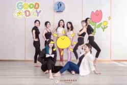 -亚太瑜伽普拉提学院