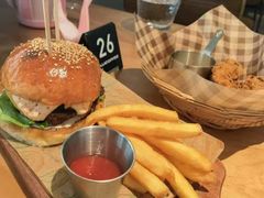 -三勾JJJ Burger&Coffee(梅溪湖店)