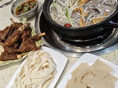 -九寨特色牦牛肉汤锅 羊肉汤锅