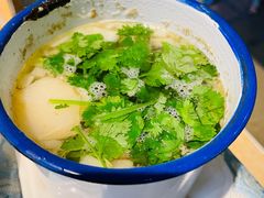 新疆缸缸肉-巴扎美食·新疆菜·西域歌舞表演餐厅(新疆大厦店)